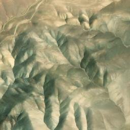 Satellite imagery of Ma‘dan-e Rūbāz-e Gach-e Chel Qez, IR