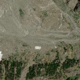 Satellite imagery of Wuraṟmin Ghar, AF