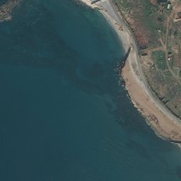 Satellite imagery of Tall al Manshaḩah, SY