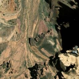 Satellite imagery of Kūh-e Chahārcheshmeh, AF