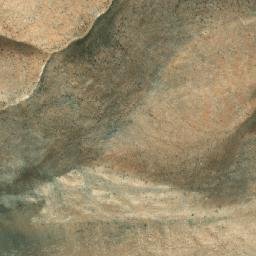 Satellite imagery of Ma‘dan-e Rūbāz-e Sang-e Krīstāl-e Shahāb Sang, IR