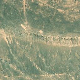Satellite imagery of Ḑahr al Maţla‘, SY
