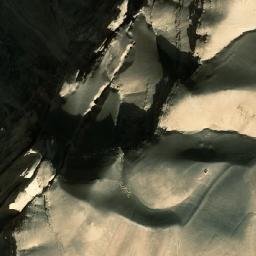 Satellite imagery of Darzak-e Kalān, AF