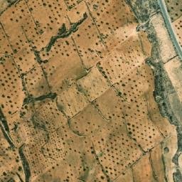 Satellite imagery of Hamadet el Kharrouba, TN