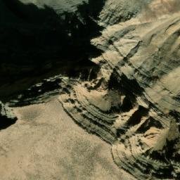 Satellite imagery of Band-e Pālah, AF