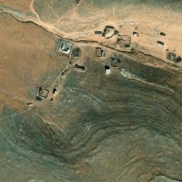 Satellite imagery of Qaşr al Mukarram, SY