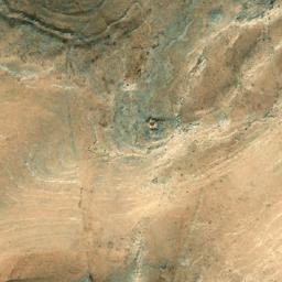 Satellite imagery of Qaşr al Mukarram, SY