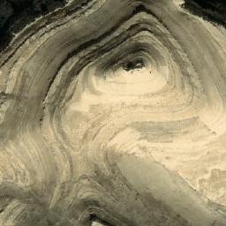 Satellite imagery of Khūlah-ye Alinjak, AF