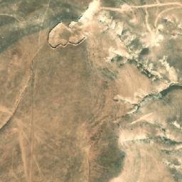 Satellite imagery of Ţaraq Şawwānat al Ḩasw, SY
