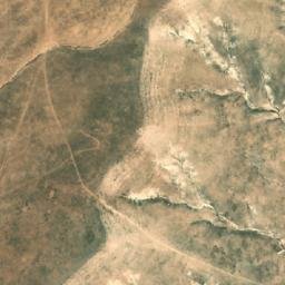 Satellite imagery of Ţaraq Şawwānat al Ḩasw, SY