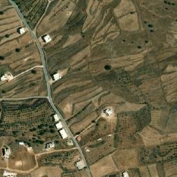 Satellite imagery of Chîr el Ahmar, LB