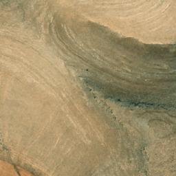 Satellite imagery of Shumays al Maqāţir, SY