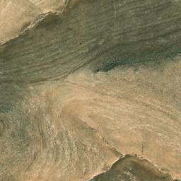 Satellite imagery of Shumays al Maqāţir, SY