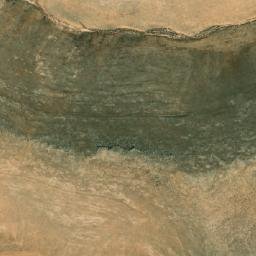 Satellite imagery of Shumays al Maqāţir, SY