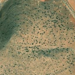 Satellite imagery of Chmîs Oum Aadâm, LB