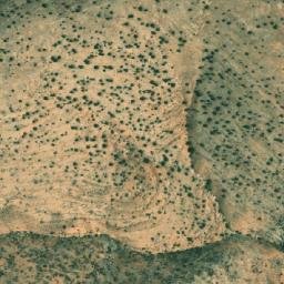 Satellite imagery of Chmîs Oum Aadâm, LB