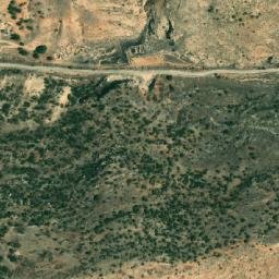 Satellite imagery of Hqâb el Qach, LB