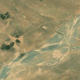 Satellite imagery of Ḩazm al Wasţānī, SY
