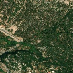 Satellite imagery of Dhoûr ech Chiqfâne, LB