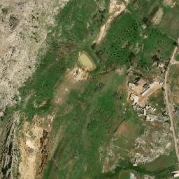 Satellite imagery of Himi er Rohbâne, LB