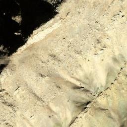 Satellite imagery of Fōlāḏay Ghar, AF