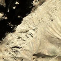 Satellite imagery of Fōlāḏay Ghar, AF