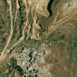 Satellite imagery of Chouâr el Qmâqem, LB
