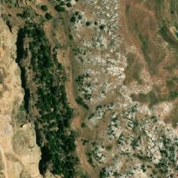 Satellite imagery of Chouâr el Qmâqem, LB