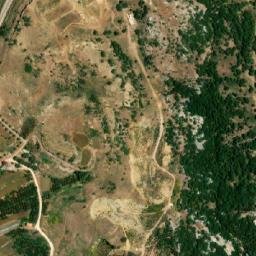 Satellite imagery of Chouâr el Qmâqem, LB