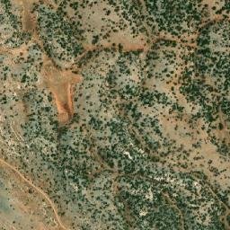 Satellite imagery of Moql el Ayâbi, LB