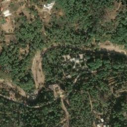 Satellite imagery of Ez Zaaroûrîyé, LB