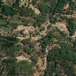 Satellite imagery of Ez Zaaroûrîyé, LB