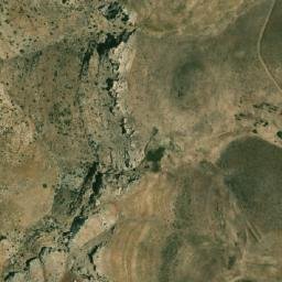 Satellite imagery of Qbour et Tourkmâne, LB