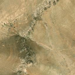 Satellite imagery of Şukhūr al Ḩişn, SY