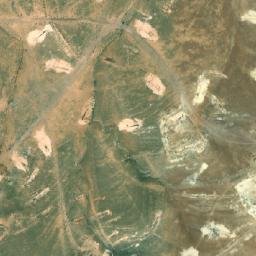 Satellite imagery of Ḑuhūr al Maqāţi‘, SY