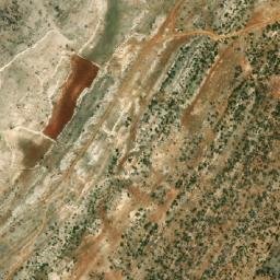 Satellite imagery of Chmîs es Sâbeq, LB