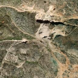 Satellite imagery of Chqîf el Attrach, LB