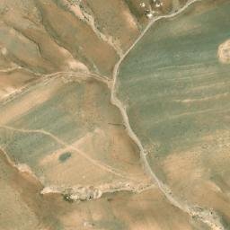 Satellite imagery of Shumays ‘Ayn al Bayḑah, SY