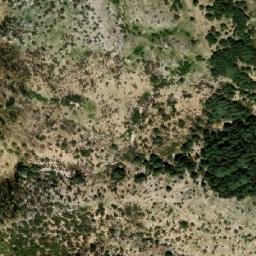 Satellite imagery of Ez Zarkêt, LB