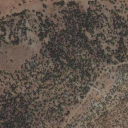 Satellite imagery of Chmîs Bou Zeïyâne, LB