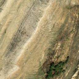 Satellite imagery of En Naassa, LB