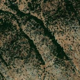 Satellite imagery of Chmîs Ouâdi es Soummâq, LB