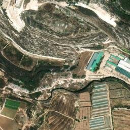 Satellite imagery of Tell Chqîf el Ahmar, LB