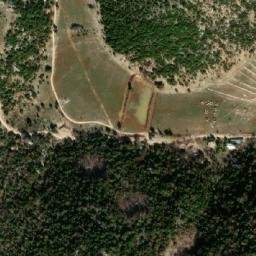 Satellite imagery of Iqâb el Laouzé, LB