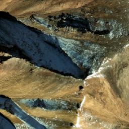 Satellite imagery of Kōh-e Zard Qadaḩ, AF