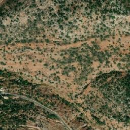 Satellite imagery of Ouaaret Daou el Qamar, LB