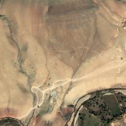 Satellite imagery of Kowtal-e Chapaṟī, AF