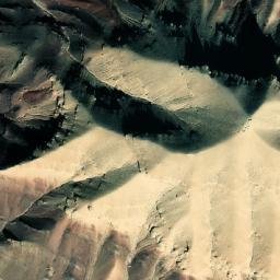 Satellite imagery of Kowtal-e Chapaṟī, AF