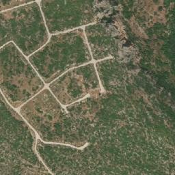 Satellite imagery of Chqîf el Ahmar, LB