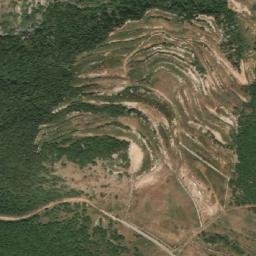 Satellite imagery of Chqîf es Sâlhâni, LB
